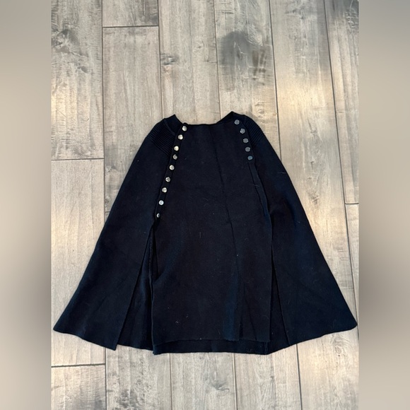 Luii Black Cape (size large) - Picture 1 of 5
